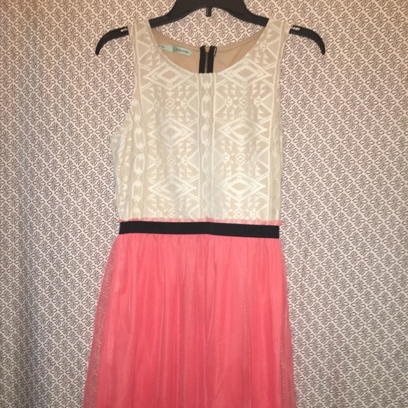 Dress - Picture 1 of 6